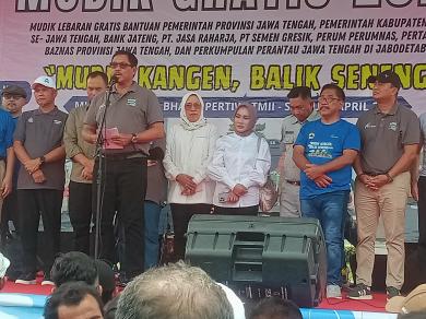 DR Hj Eko Suwarni SH MH Turut Melepas Pemudik Gratis Asal Jawa Tengah