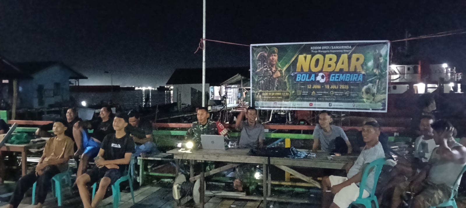 Babinsa Koramil 0901-04/Palaran Gelar Nobar Piala Dunia 2026 Bersama Warga Babinsa Koramil 0901-04/Palaran Gelar Nobar Piala Dunia 2026 Bersama Warga