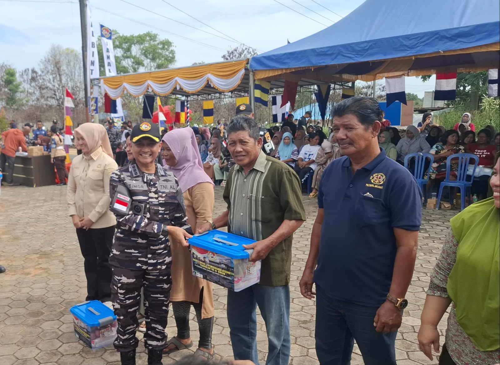 Lanal Bintan Kembali Gelar Bakti Sosial dan Pemeriksaan Kesehatan Gratis di Desa Kawal Lanal Bintan Kembali Gelar Bakti Sosial dan Pemeriksaan Kesehatan Gratis di Desa Kawal