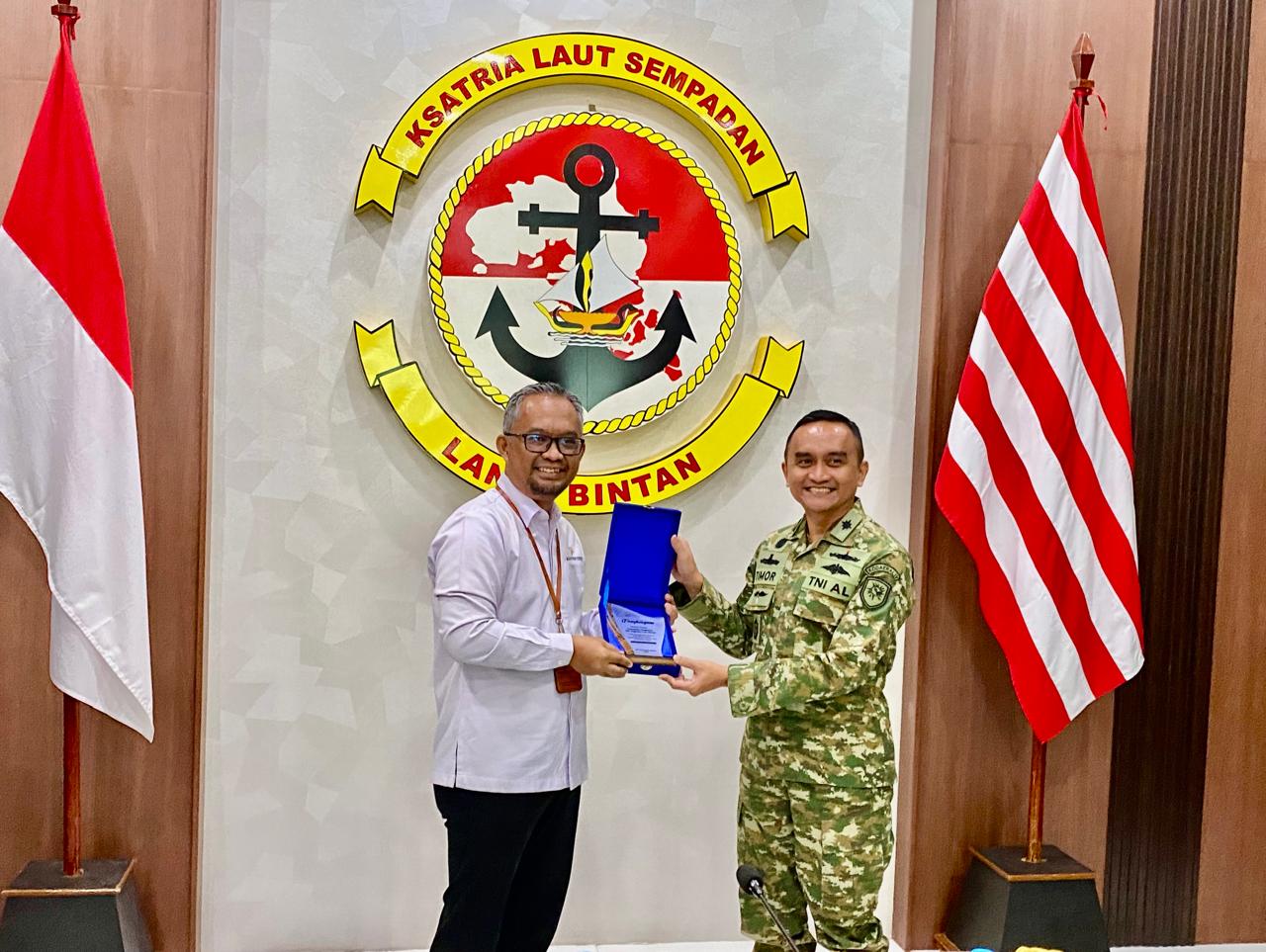Perkuat Sinergi Sukseskan Sensus Ekonomi 2026, Komandan Lanal Bintan Terima Courtesy Call Kepala BPS Perkuat Sinergi Sukseskan Sensus Ekonomi 2026, Komandan Lanal Bintan Terima Courtesy Call Kepala BPS