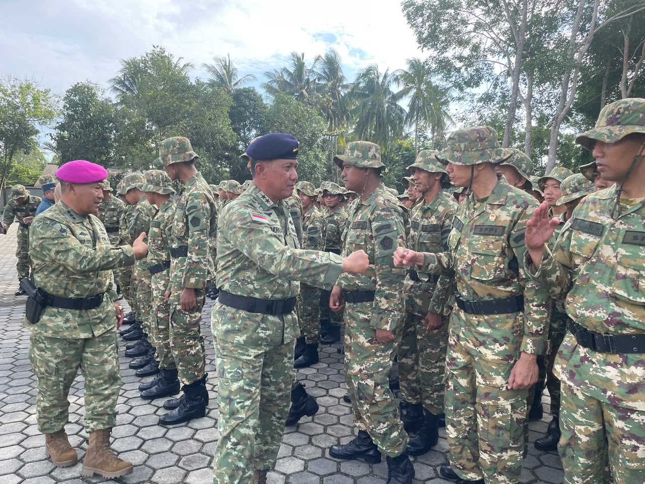 Danlanal Bintan Hadiri Upacara Penutupan Pendidikan dan Pelantikan Siswa SPPI, KDKMP, dan KNP Danlanal Bintan Hadiri Upacara Penutupan Pendidikan dan Pelantikan Siswa SPPI, KDKMP, dan KNP