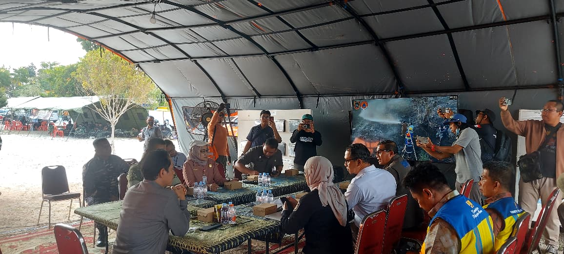 Lokalisasi dan Padamkan Api, Lanal Banjarmasin Bersama Dishut Kalsel Jinakkan Karhutla Ga Lokalisasi dan Padamkan Api, Lanal Banjarmasin Bersama Dishut Kalsel Jinakkan Karhutla Ga