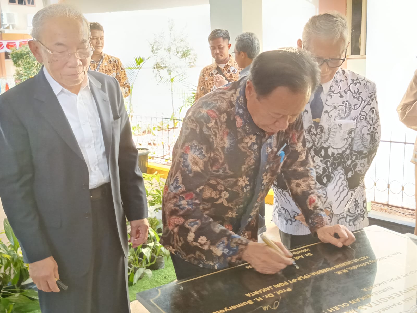 Rektor Unindra Prof.Sumaryoto Meresmikan Gedung Pascasarjana Di Kampus B Rektor Unindra Prof.Sumaryoto Meresmikan Gedung Pascasarjana Di Kampus B
