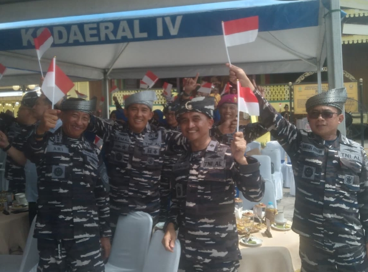 Prajurit Lanal Bintan Turut Serta Mendukung Bakti Kesehatan dan Bakti Sosial Kampung Bahari Nusantar Prajurit Lanal Bintan Turut Serta Mendukung Bakti Kesehatan dan Bakti Sosial Kampung Bahari Nusantar