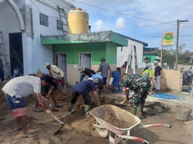 Jelang Bulan Suci Ramadhan, Babinsa Koramil 0901-05/SAMUT Bersama Warga Bersihkan Mushola Jelang Bulan Suci Ramadhan, Babinsa Koramil 0901-05/SAMUT Bersama Warga Bersihkan Mushola