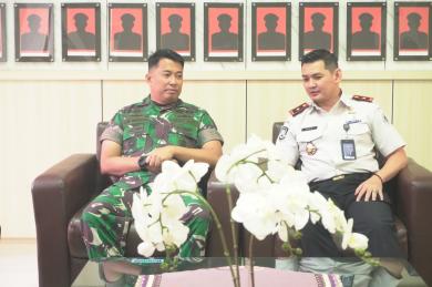 Dandim 0901/Samarinda Menerima Audiensi Kepala Kantor Imigrasi Kelas I TPI