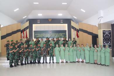 Dandim 0901/Samarinda Pimpin Korps Raport Prajurit Naik Pangkat Dandim 0901/Samarinda Pimpin Korps Raport Prajurit Naik Pangkat