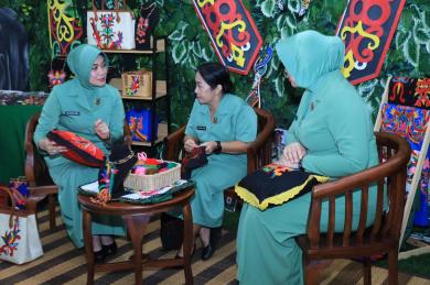 Persit KCK Daerah VI/Mulawarman, Persiapan Ikuti Ajang Kreativitas dan Pemberdayaan Perempuan Persit KCK Daerah VI/Mulawarman, Persiapan Ikuti Ajang Kreativitas dan Pemberdayaan Perempuan