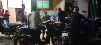 Babinsa Koramil 0901-03/Samarinda Seberang Monitoring Nobar Sepak Bola Gembira Piala Dunia