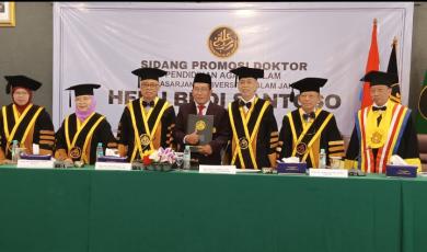 Heru Budi Santoso Berhak Menyandang Gelar Doktor Pendidikan Agama IsIam Usai Di Uji 6 Profesor Heru Budi Santoso Berhak Menyandang Gelar Doktor Pendidikan Agama IsIam Usai Di Uji 6 Profesor